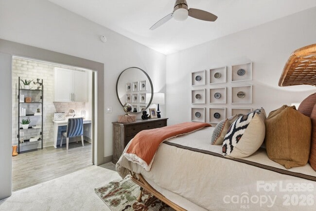 Building Photo - 905 Kenilworth Ave