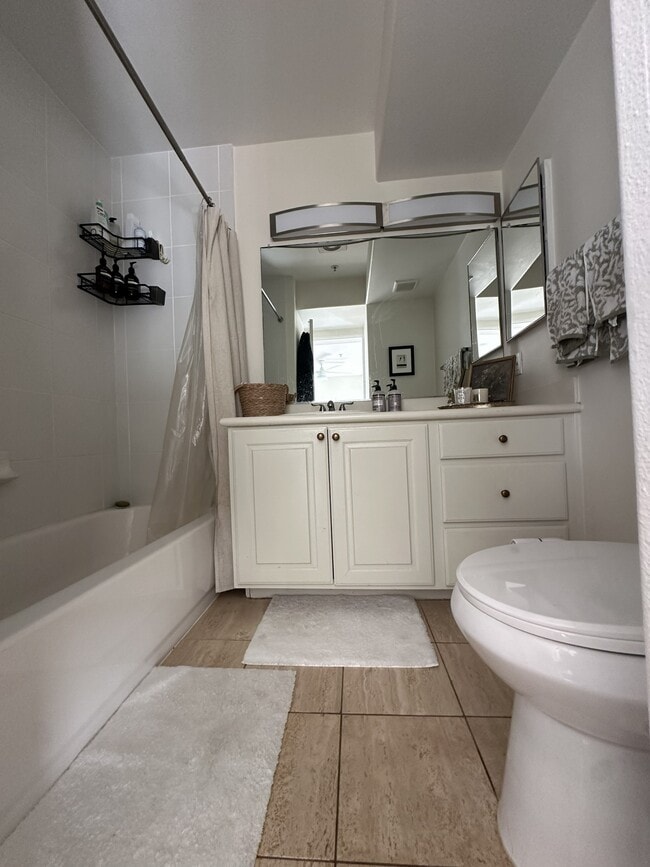 Building Photo - 5726 La Jolla Blvd