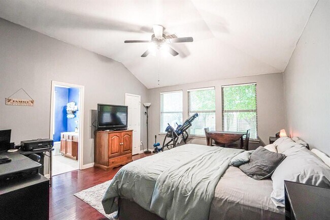 Building Photo - 1608 Cardinal Way