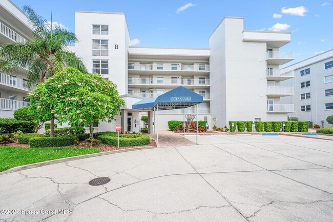 Building Photo - 8700 Ridgewood Ave