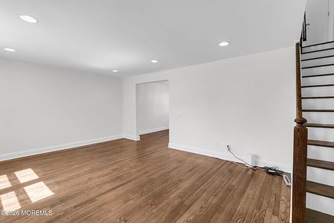 Building Photo - 119 Manor Dr