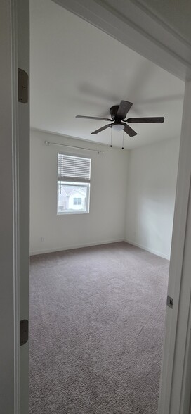 Room 2 - 35147 Cooper Pl