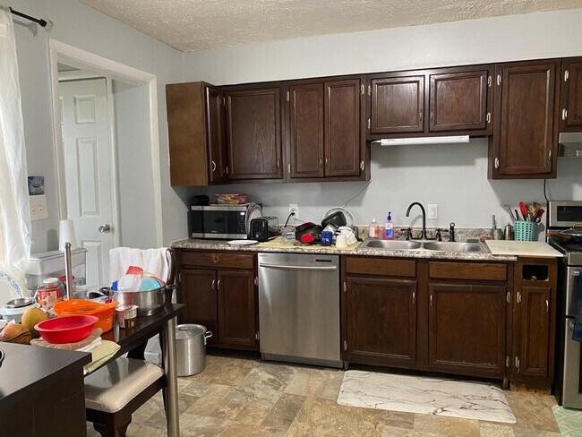 Building Photo - 105 Buckeye Cir