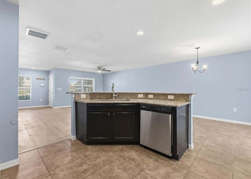 Building Photo - 27540 Desert Willow Way