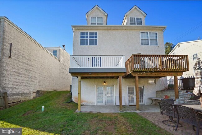 Building Photo - 24 Merion Ave