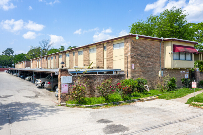 Building Photo - Garden Oaks Village