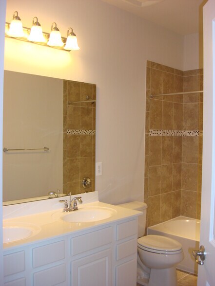 Building Photo - 340 Chessington Dr