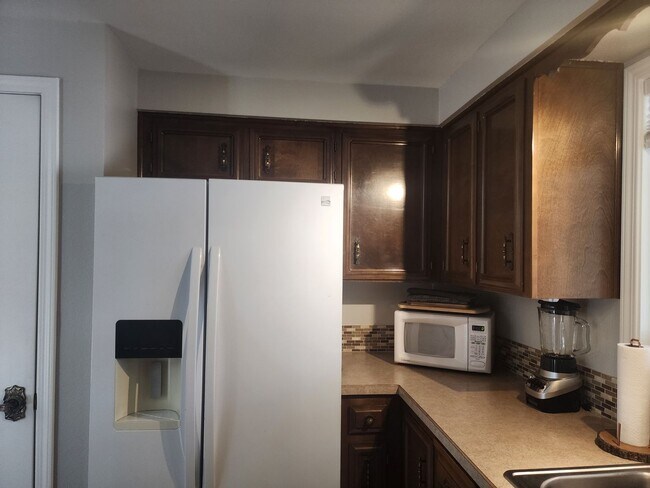 Building Photo - Pet Friendly, Single-Level, Attractively Updated Home in NE Newberg