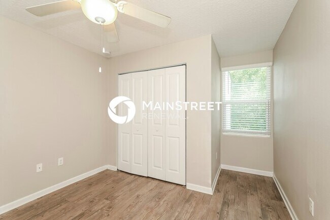 Building Photo - 3 Bedroom Pet-Friendly Home in Jacksonville, FL with Main Street Renewal