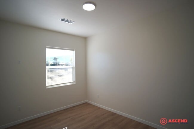 Building Photo - Brand New Home In Tehachapi!