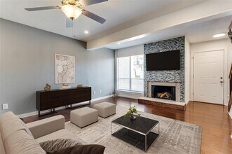 Building Photo - 3121 Park Ln