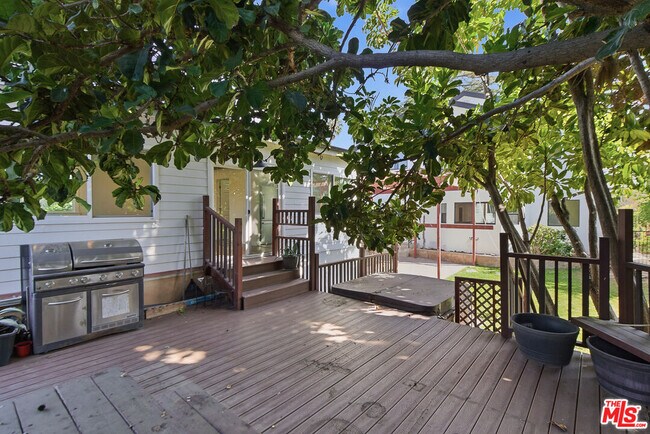 Building Photo - 1301 Angelus Ave