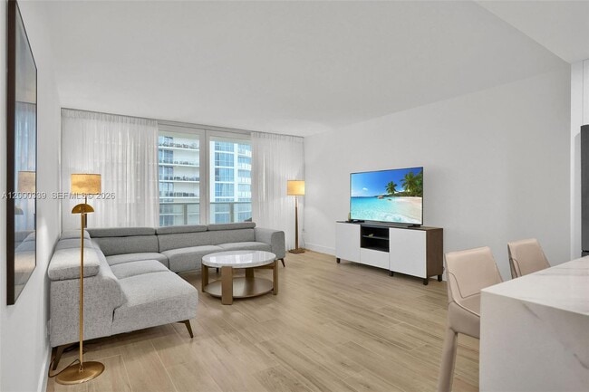 Building Photo - 3505 S Ocean Dr