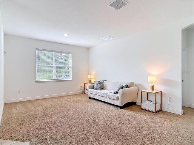 Building Photo - 792 Hyperion Dr
