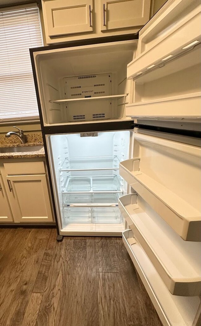 Building Photo - 66 W California Ave