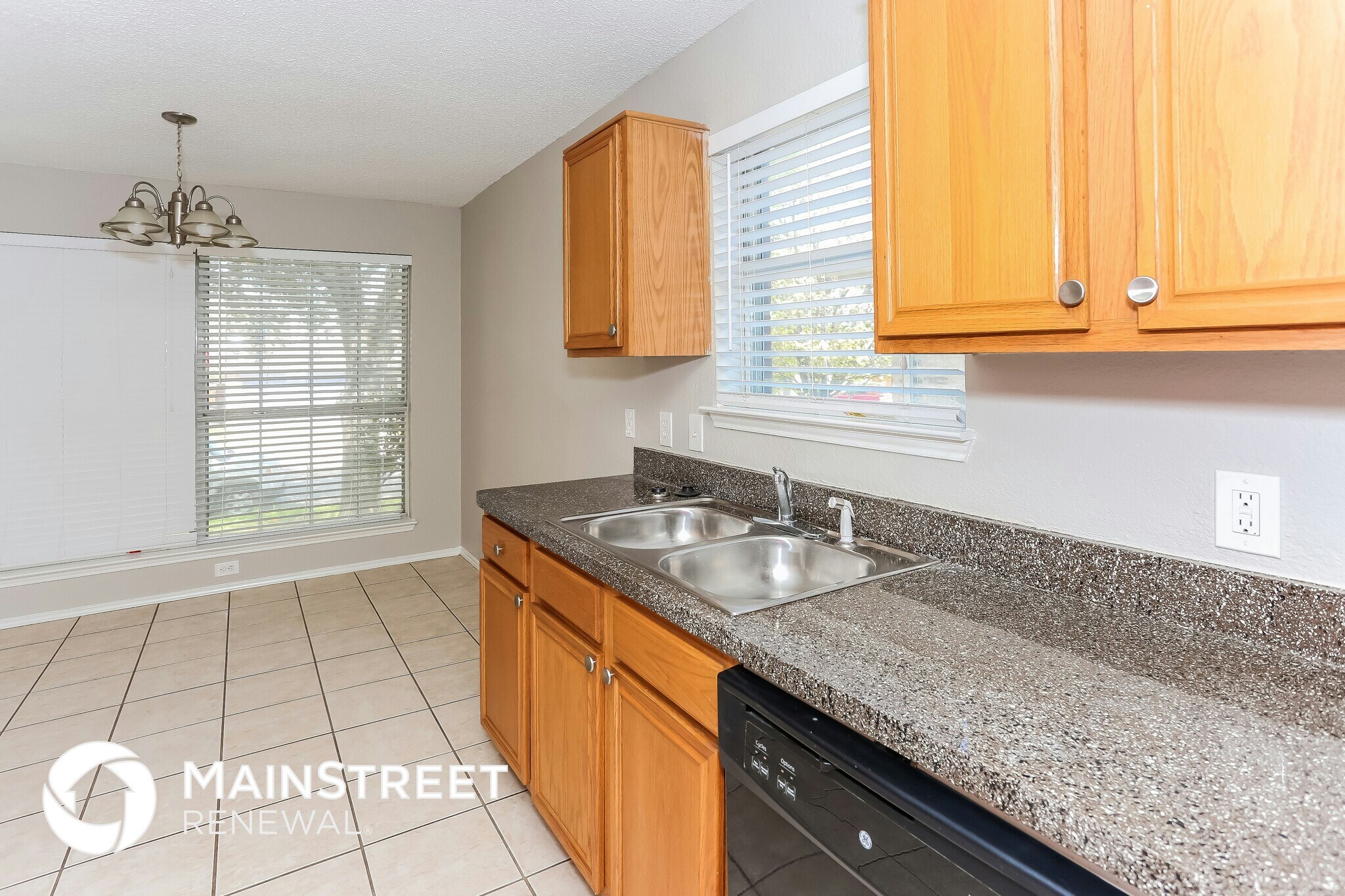 Building Photo - 5725 Northfield Dr