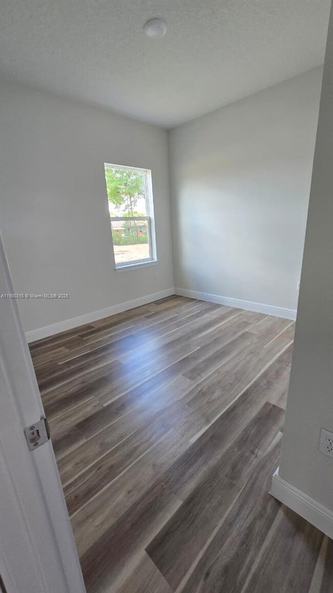 Building Photo - 16855 SW 18th Avenue Rd