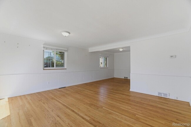 Building Photo - 1111 Holland St