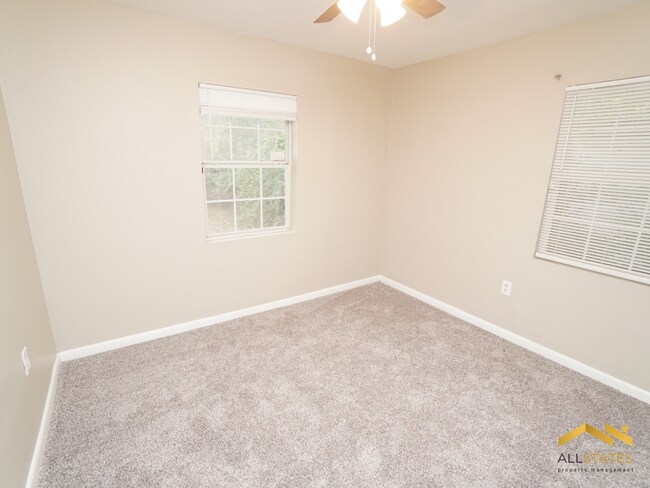 Building Photo - 2808 Southwood Dr