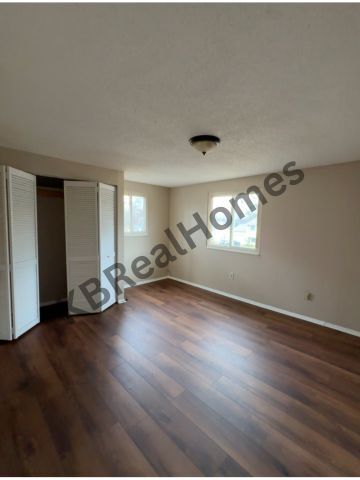 Building Photo - 4285 Willow Park Dr