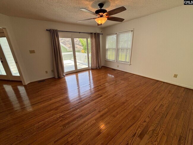 Building Photo - 221 Timberlake Dr