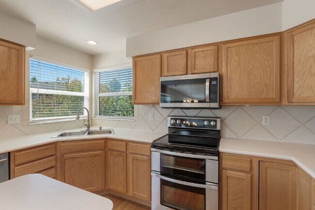 Building Photo - Spacious 4BR Home in Pine Creek – Academy D20