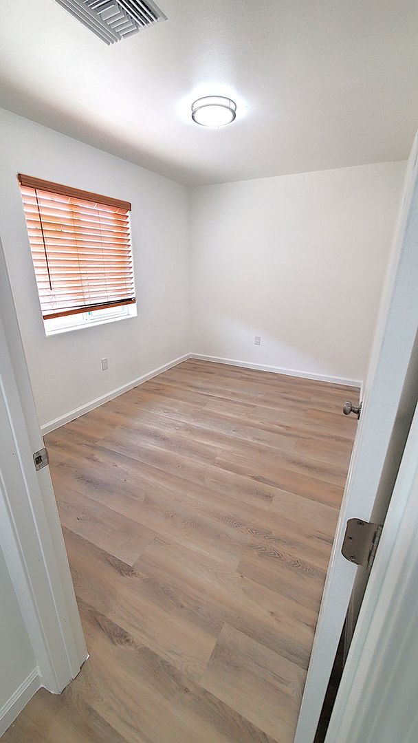 Building Photo - Just remodeled 2 bedrooms and 2 full bathrooms apartment.