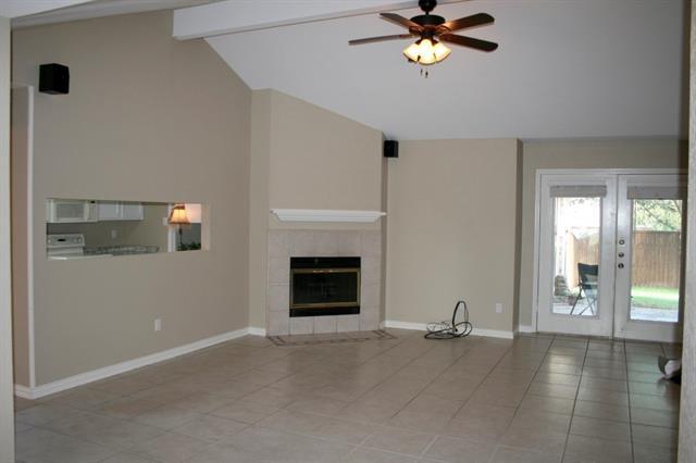 Building Photo - 1005 Summertree Cir