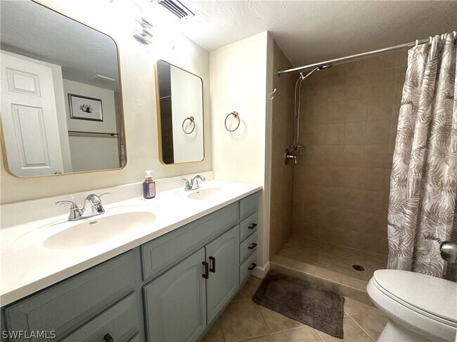 Building Photo - 2375 Naples Trace Cir