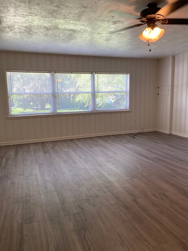 Building Photo - Cactus/Block - 2602