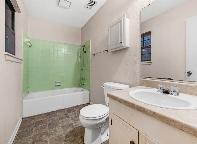 Building Photo - 2601 Page St