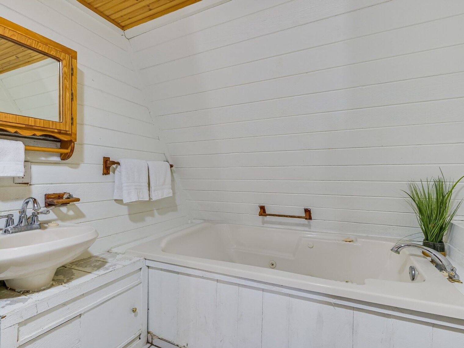 Building Photo - 1930 N Wheat Rd