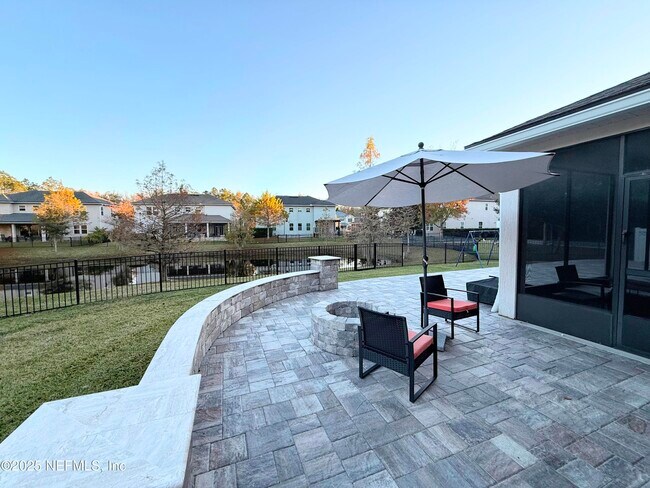 Building Photo - 102 Ann Scott Dr