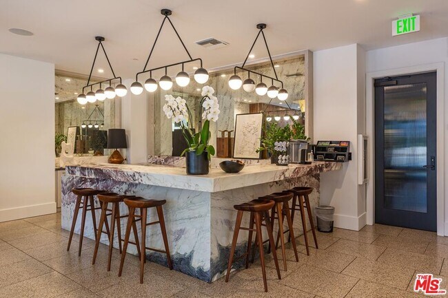 Building Photo - 10777 Wilshire Blvd