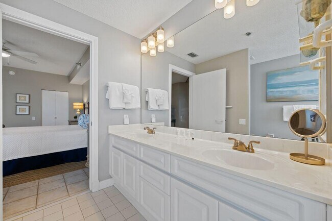 Building Photo - 13601 Perdido Key Dr