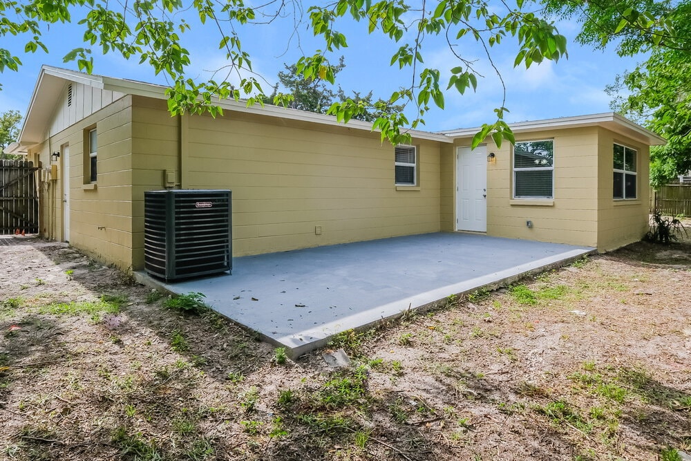 Building Photo - 10933 Felsdale Ave