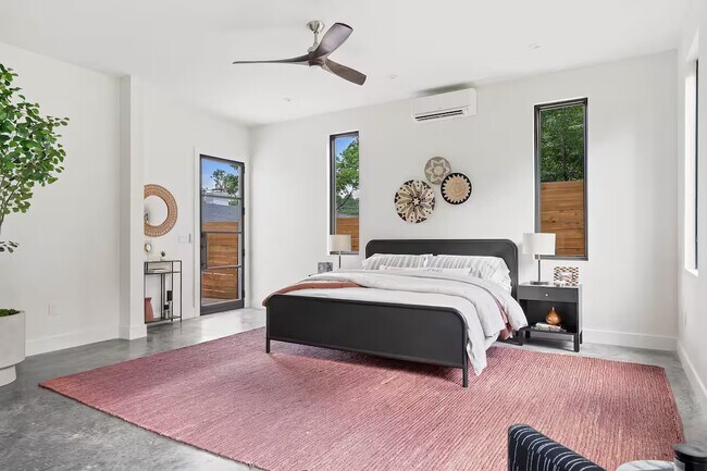 Building Photo - 2109 Barton Hills Dr