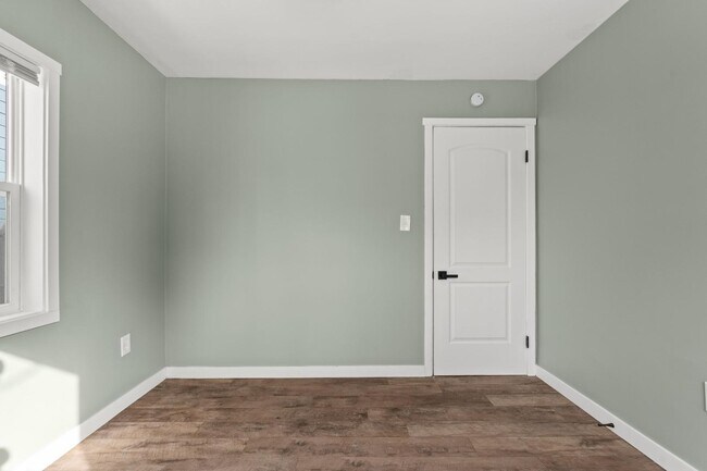 Building Photo - 1914 N Euclid Ave