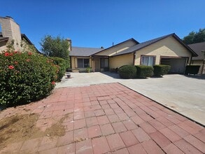 Building Photo - Single story home in Riverside Airport Nei...