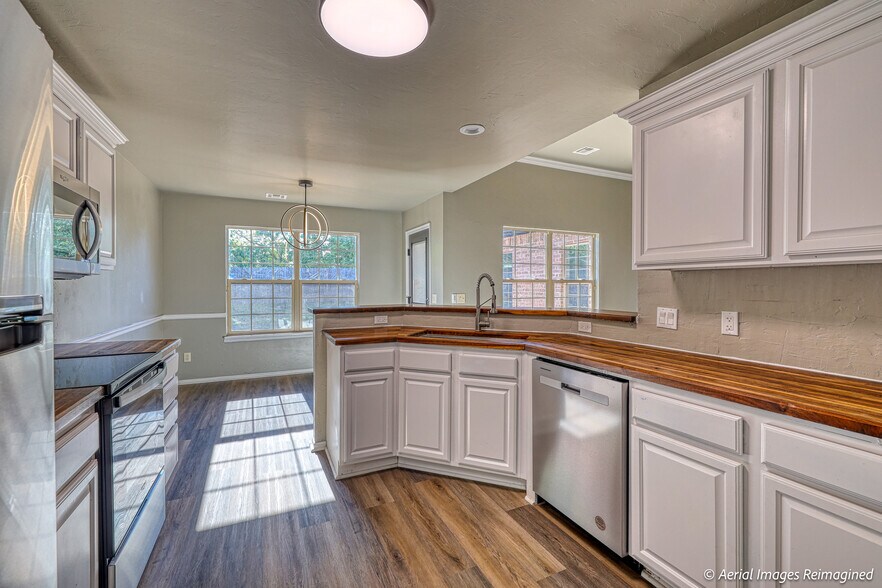 Building Photo - 4105 Notting Hill Dr