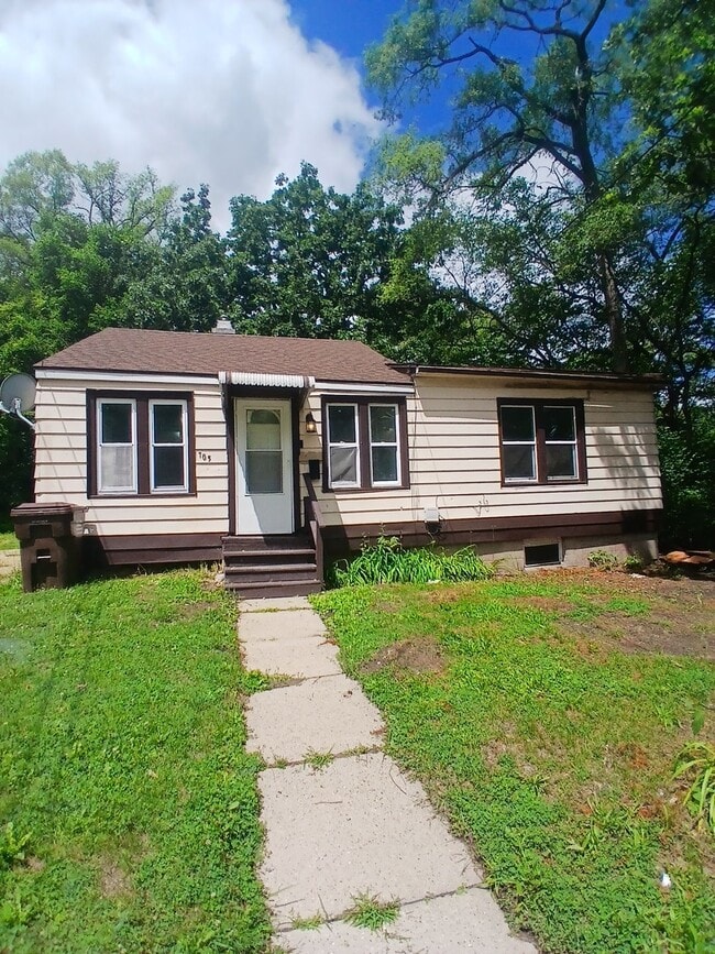 Building Photo - 705 Corbin St