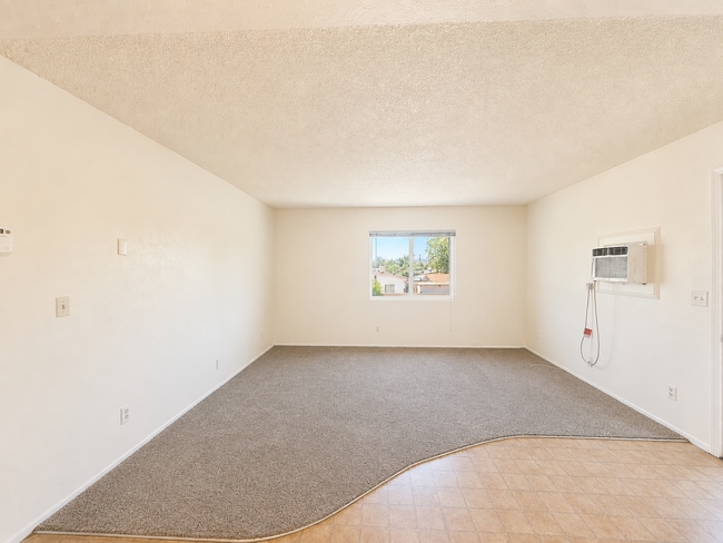 Building Photo - 45442 10th St W