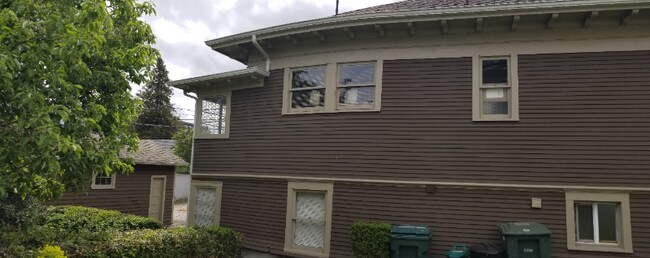 Building Photo - 5516 12th Ave NE