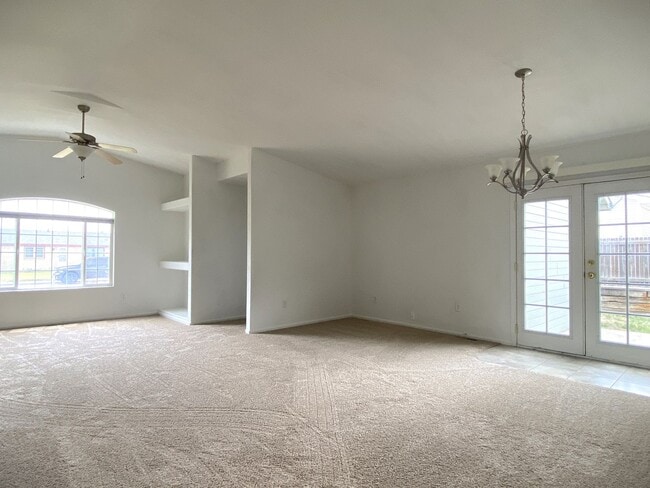 Building Photo - 3906 Charles St