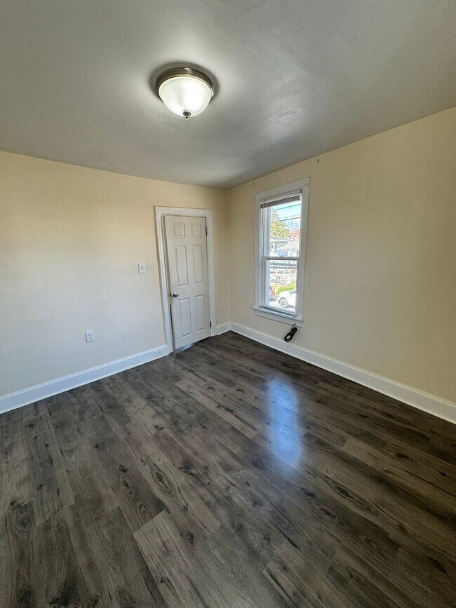 Building Photo - 301 N Catherine St