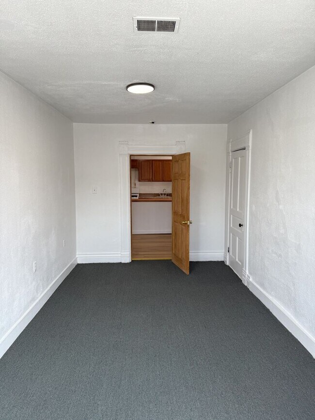 Building Photo - 3614 Dawson St