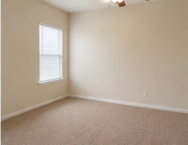 Building Photo - 1522 Heartwood Dr