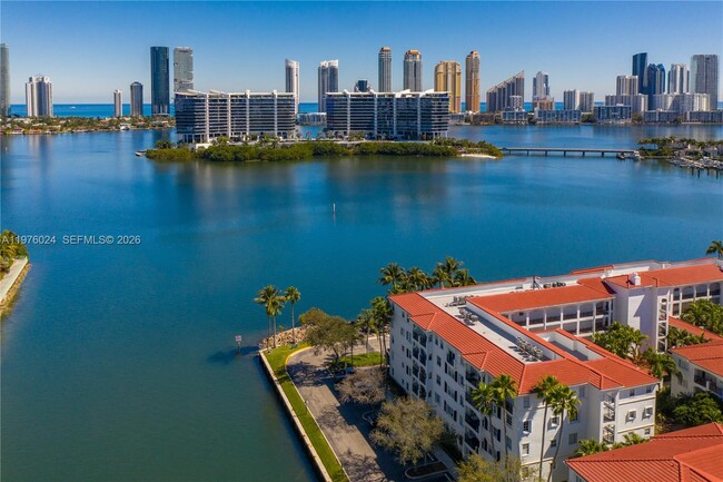 Building Photo - 3255 NE 184th St