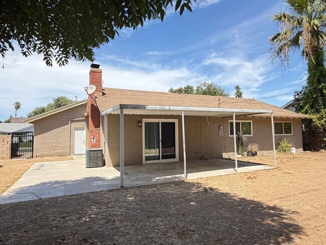 Building Photo - 10774 Mercer Ave