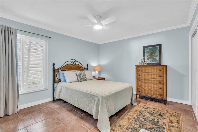 Building Photo - 7300 Sunshine Skyway Ln S